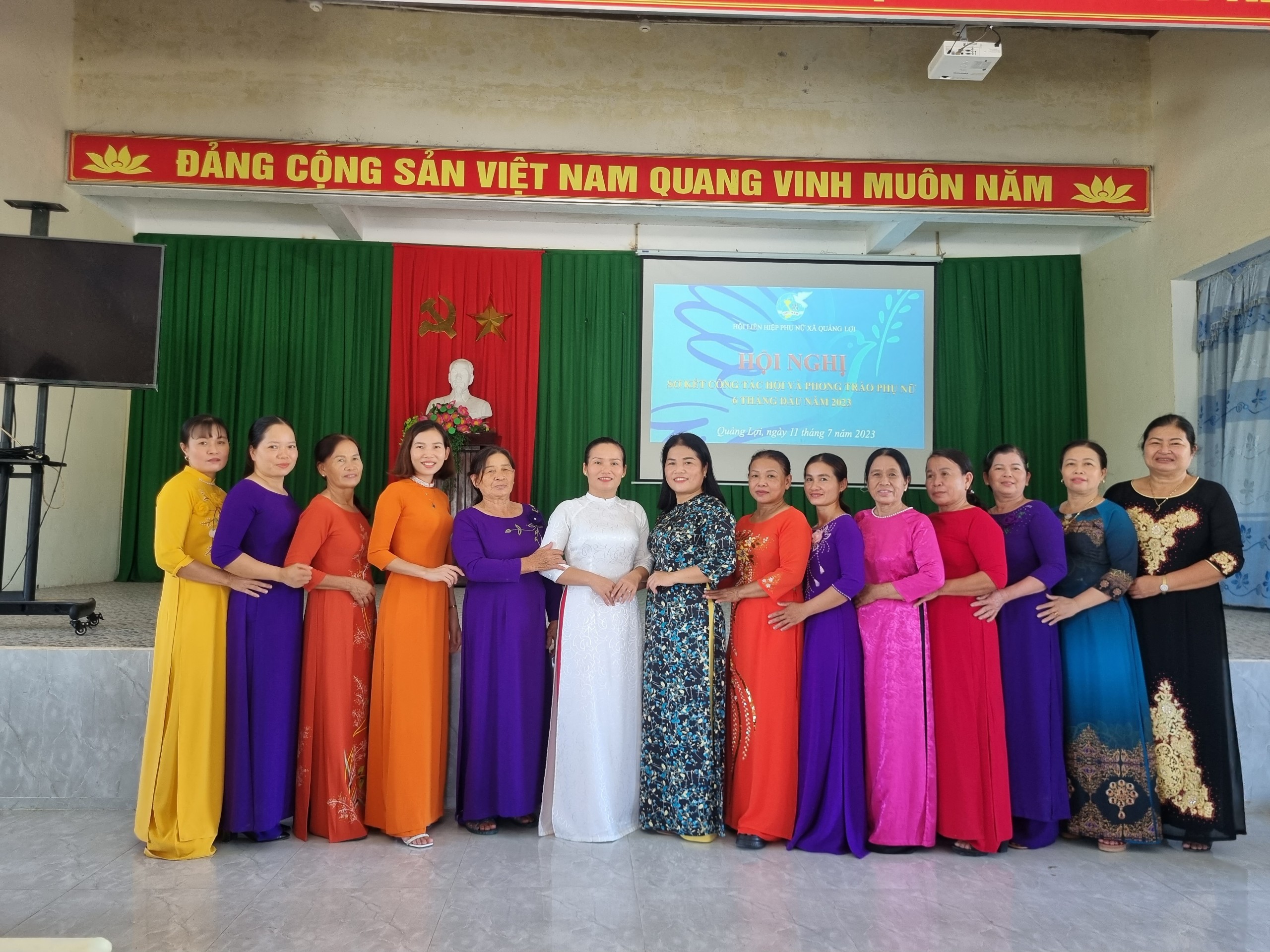 Tham dự hội nghị